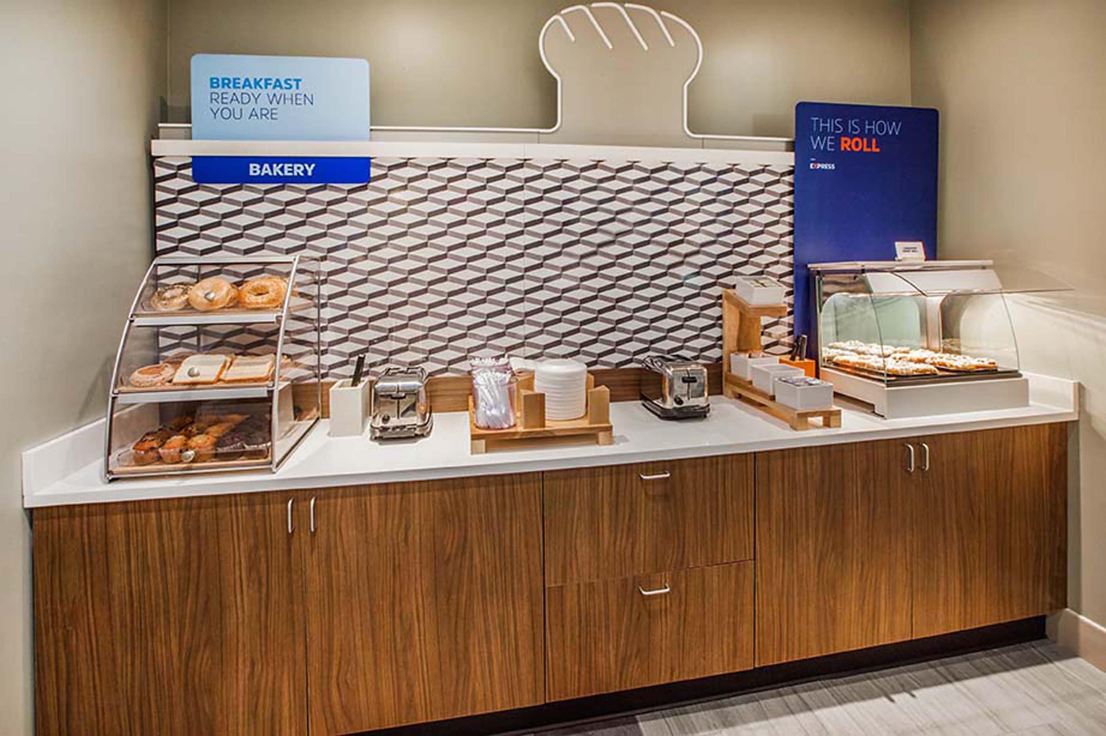 Holiday Inn Express Hotel & Suites Raleigh North - Wake Forest By Ihg Buitenkant foto