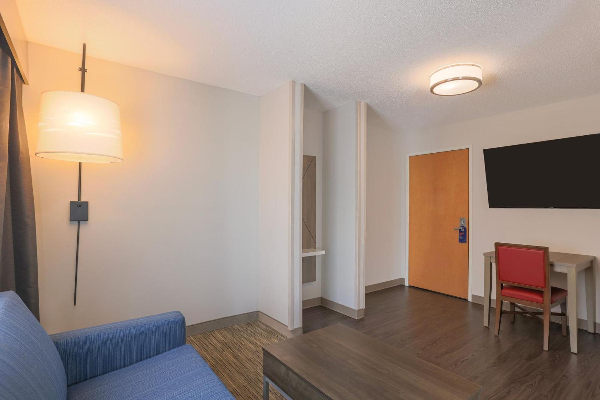 Holiday Inn Express Hotel & Suites Raleigh North - Wake Forest By Ihg Buitenkant foto